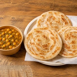 Parotta With Chana Masala