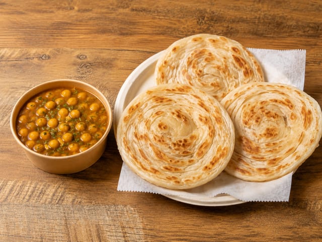 Parotta With Chana Masala.