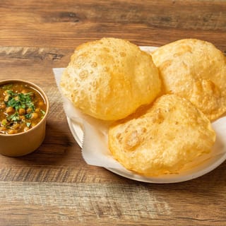 Poori With Chana Masala